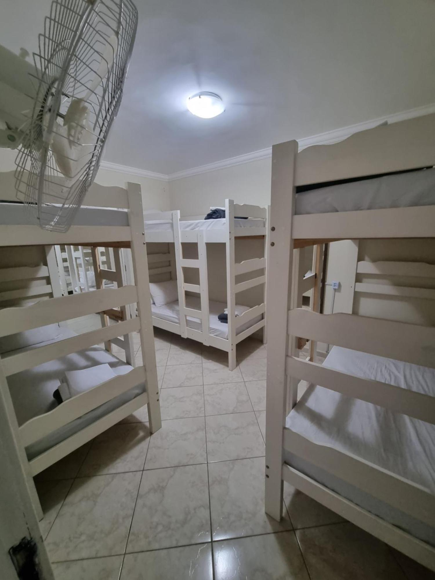 Zenit Hostel Da Cris Cabo Frio Buitenkant foto